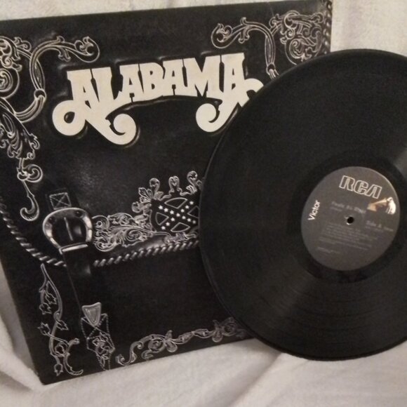 2 Alabama vinyl Records -- Mountain Music and Alabama Lp - Picture 4 of 4